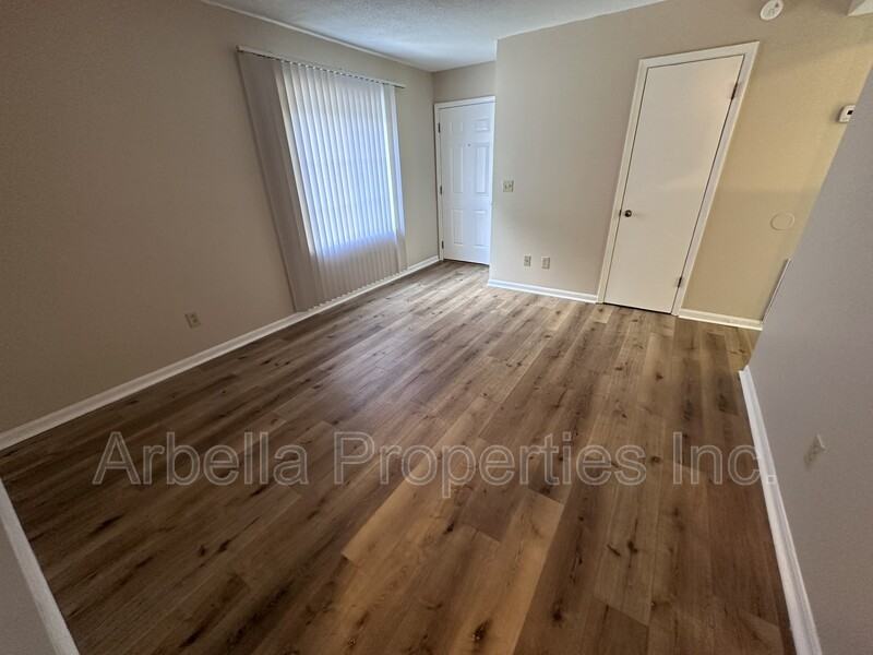 103 S Beech St #8 - Photo 3 of 10