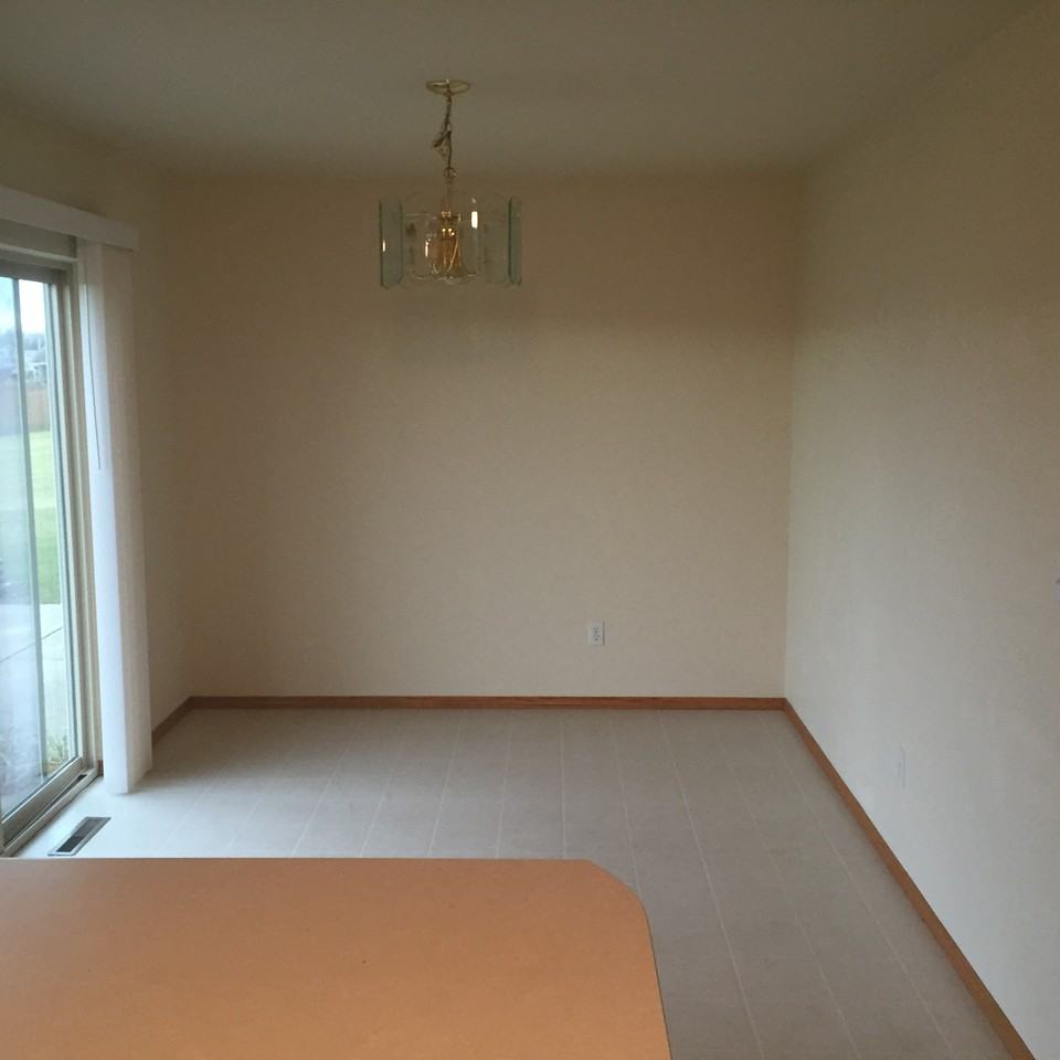 306 Highview Dr. - Photo 2 of 10