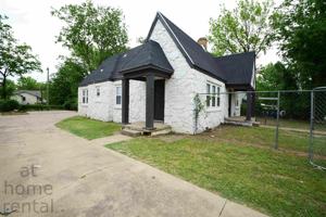 featured image of 619 E Xyler St