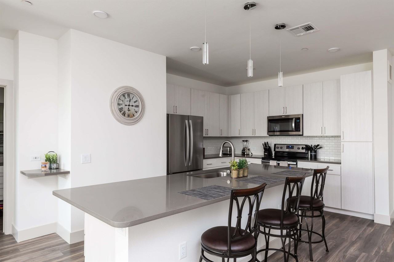 2222 West Frye Road Unit 4061 - Photo 2 of 9