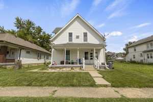 featured image of 31 S Lasalle St Apt 1