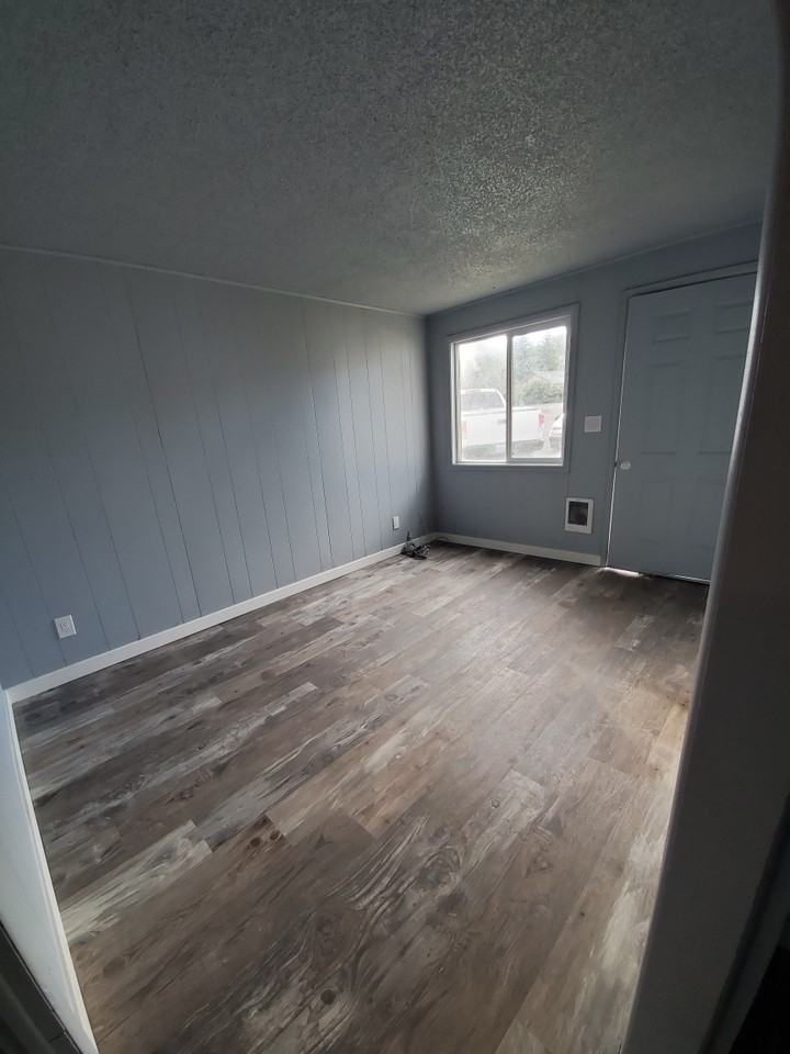 305 West Main Street - Photo 3 of 20