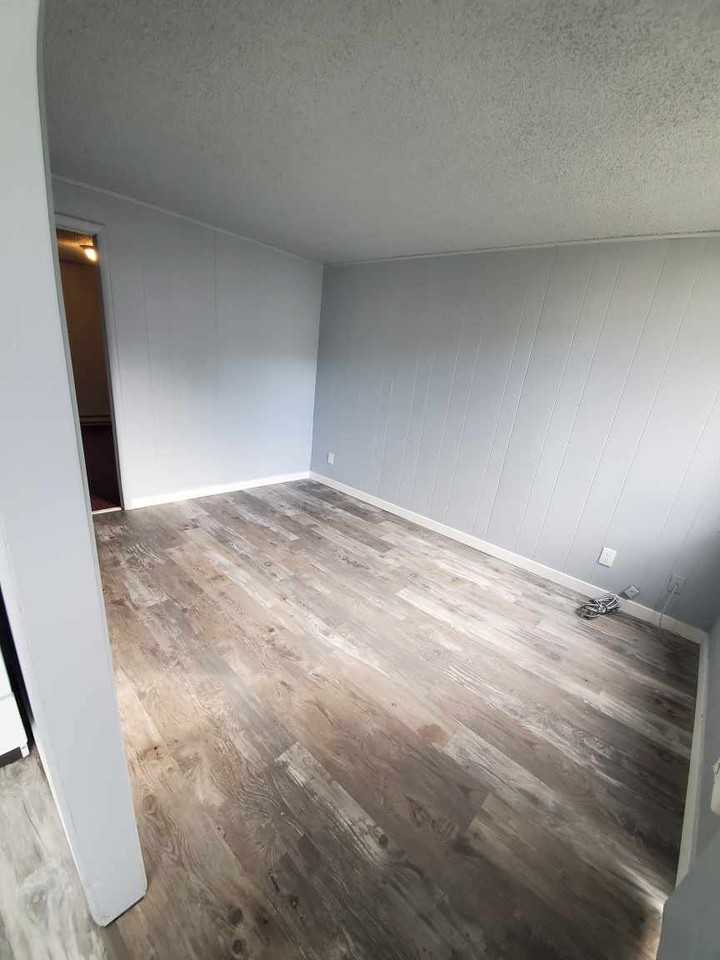 305 West Main Street - Photo 4 of 20