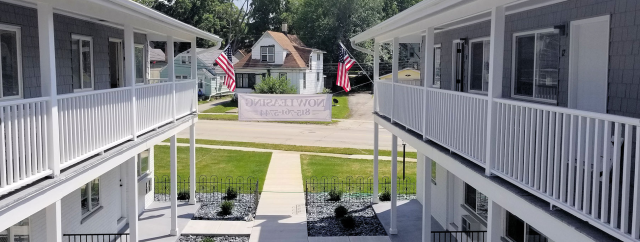 Carriage House - Photo 2 of 12