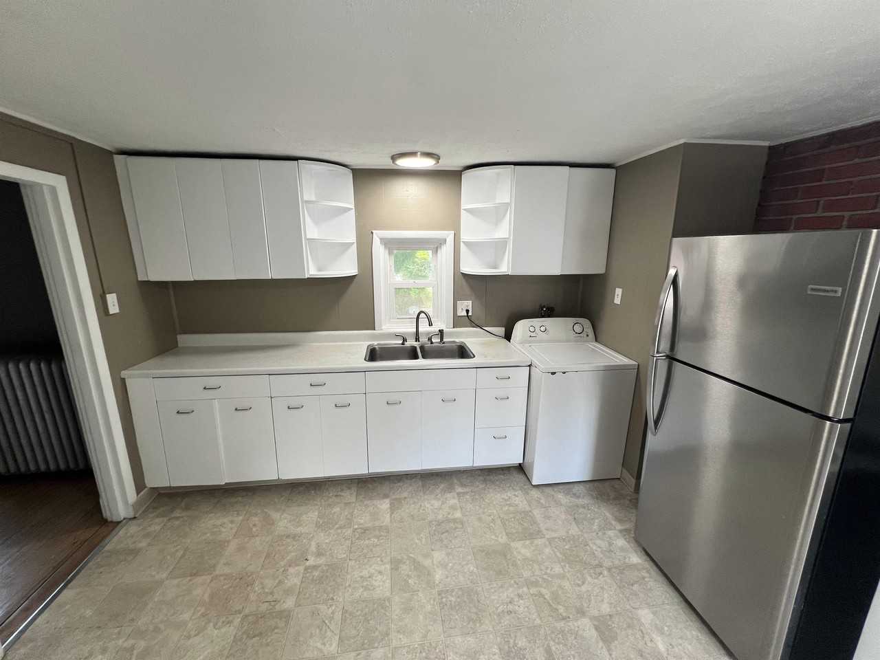 235 Essex Street - Photo 4 of 9