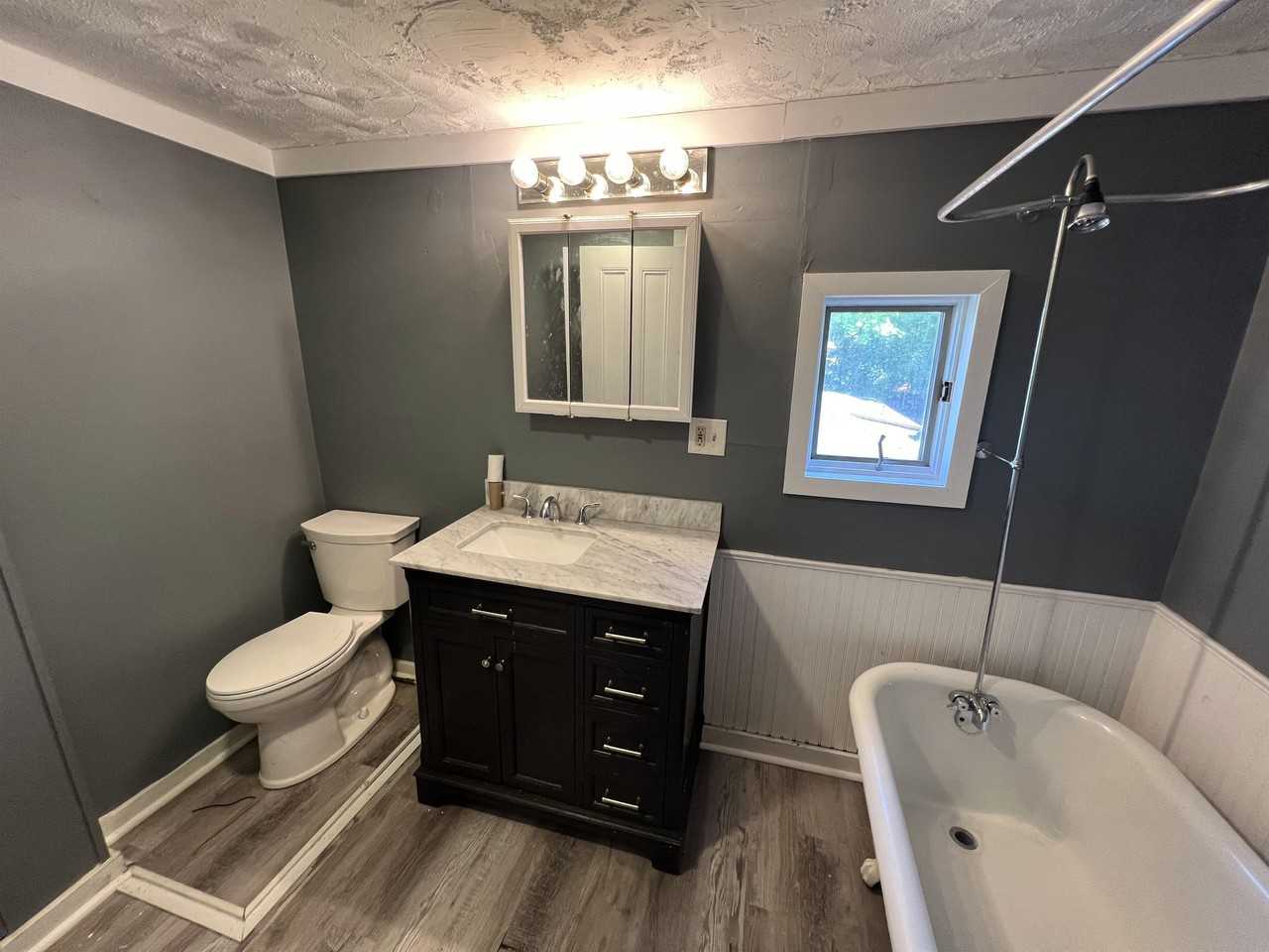 235 Essex Street - Photo 5 of 9