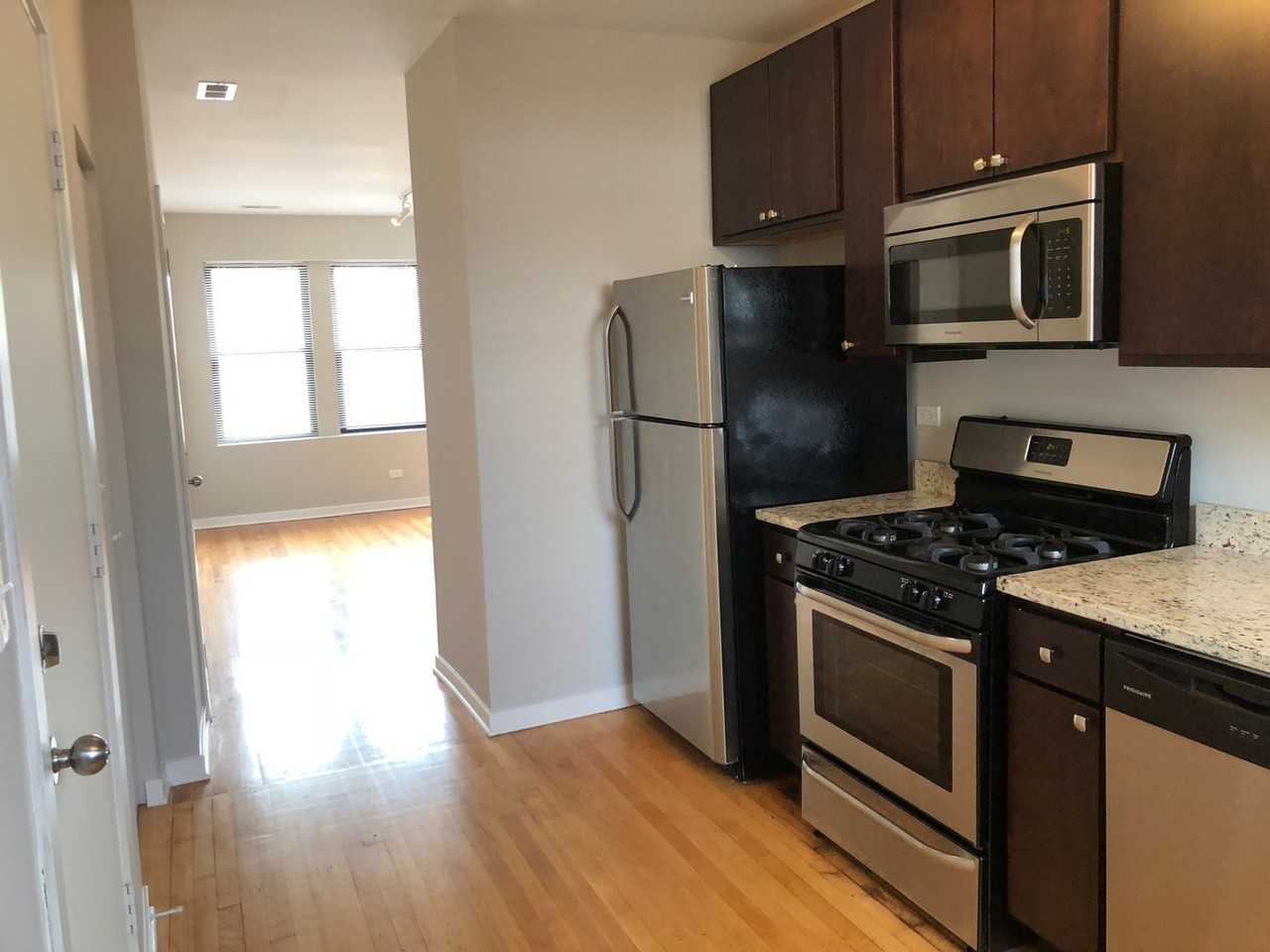 2440 W North Shore Ave #1E
