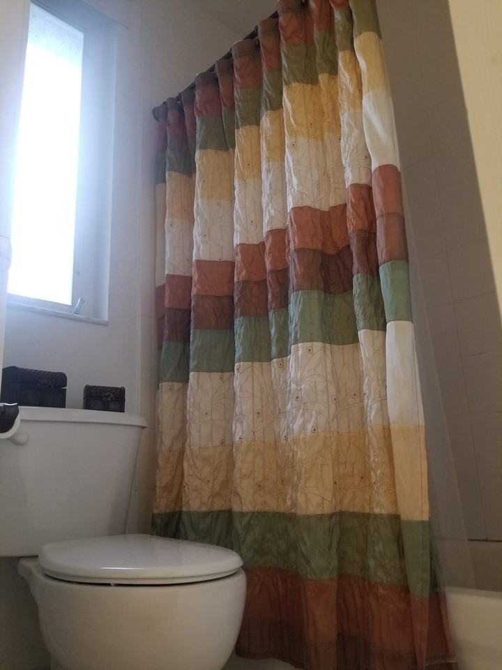 1140 Northwest 18th Place #NA - Photo 2 of 8