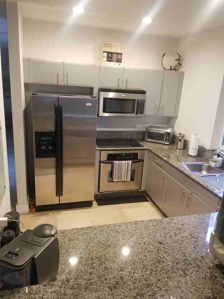 1140 Northwest 18th Place #NA - Photo 5 of 8