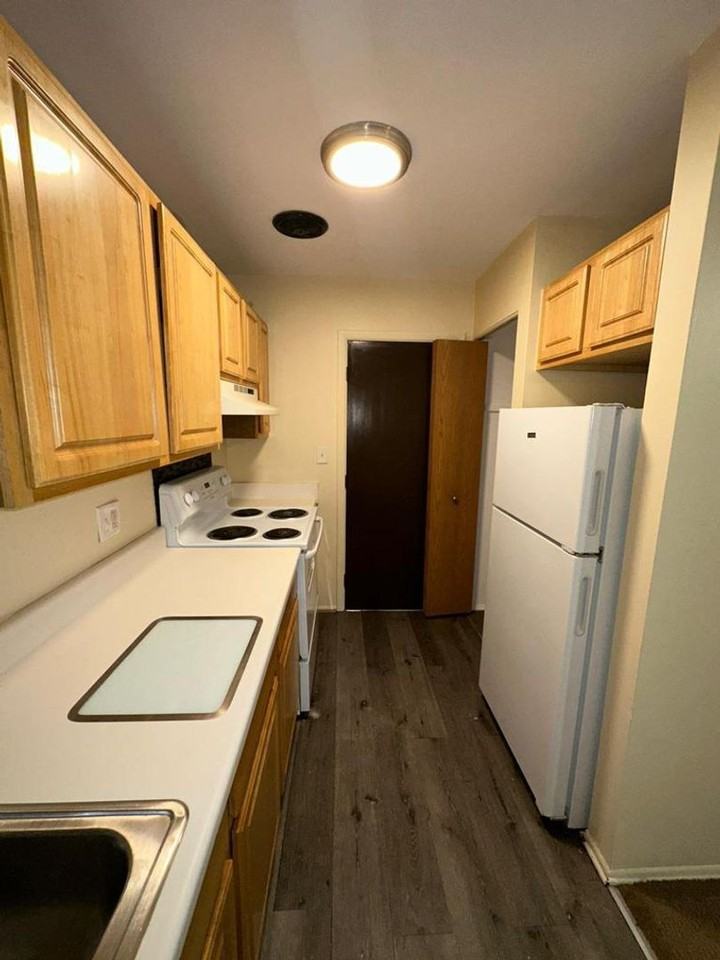 Kirkwood Apartments - Photo 2 of 4