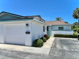 270 Queens Ct - Photo 1 of 1