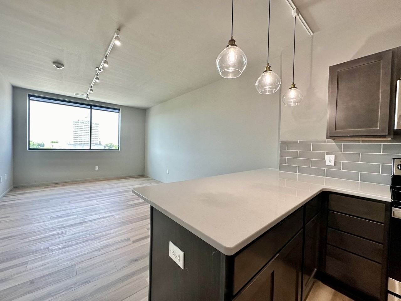 The Howard - Photo 5 of 36