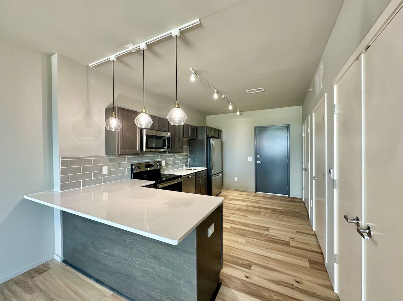 The Howard - Photo 3 of 36