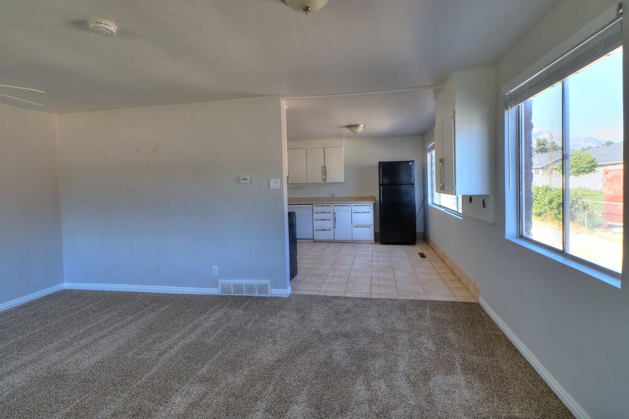 669 Orem - Photo 4 of 18