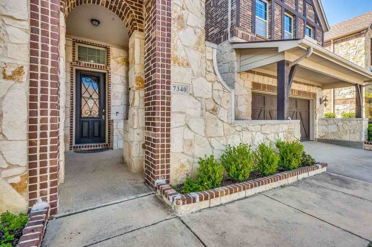 7340 Beranger Dr - Photo 3 of 25