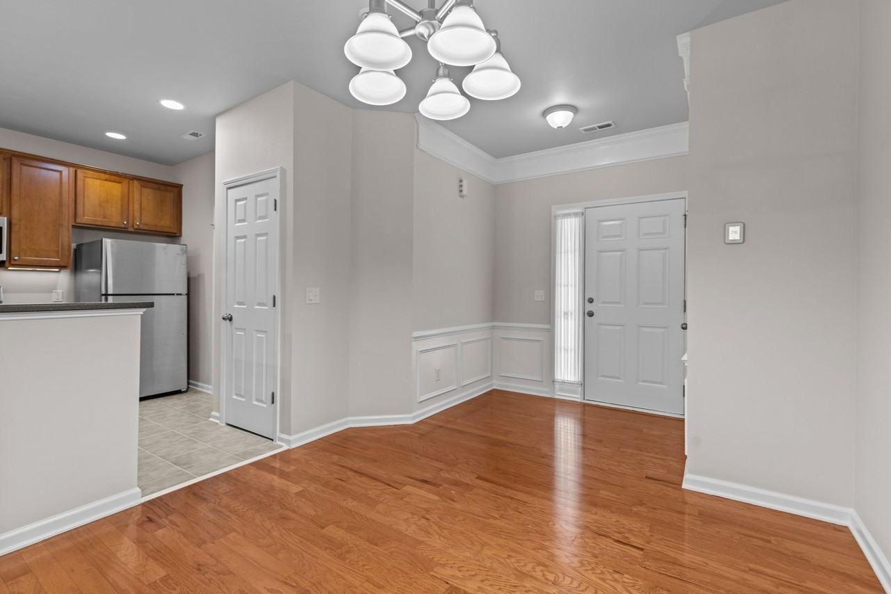 7122 Racine Way - Photo 5 of 38