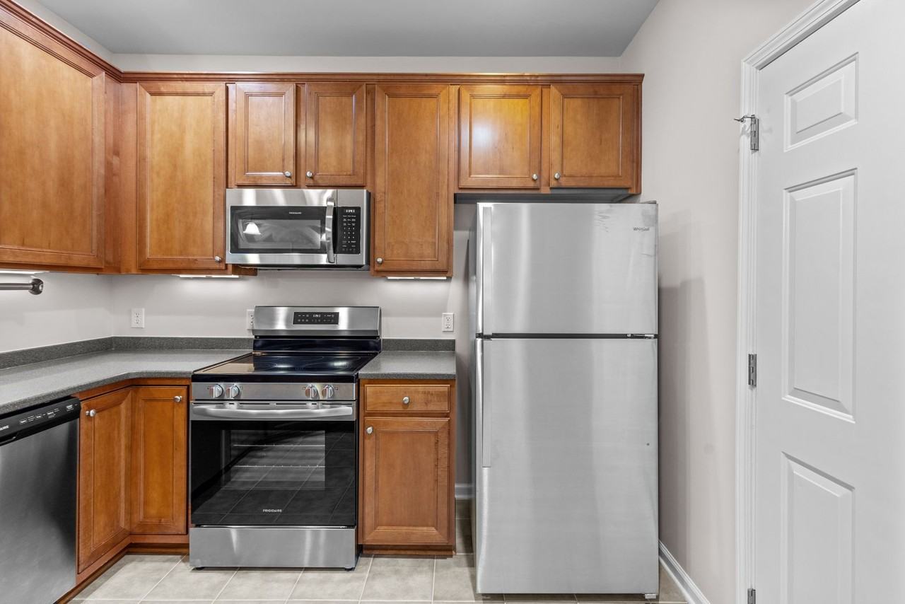 7122 Racine Way - Photo 7 of 38