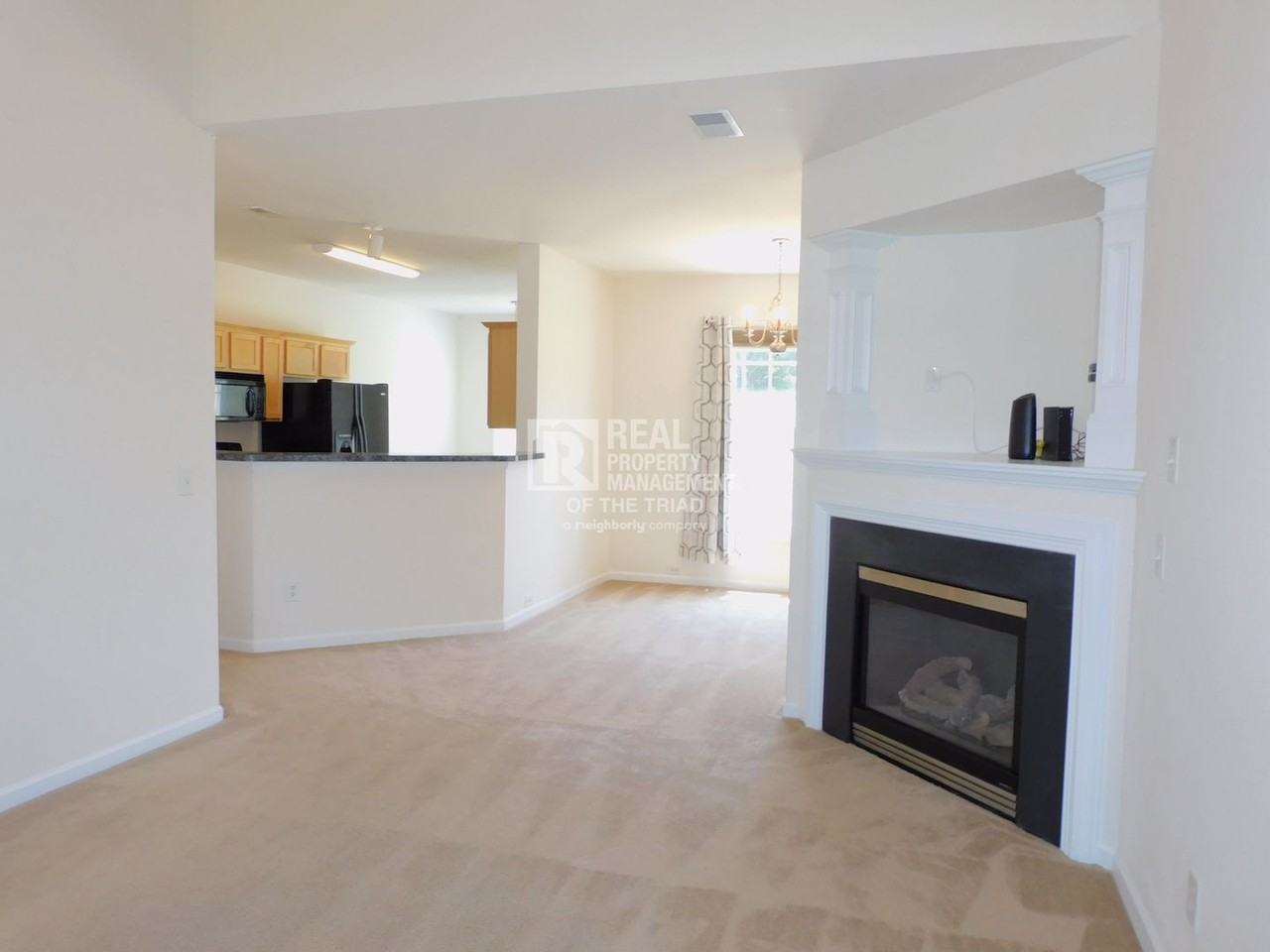 1017 Hawick Dr - Photo 2 of 30