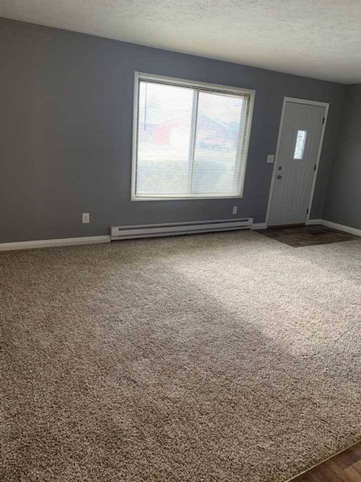 1704 Linda Lane - Photo 3 of 14