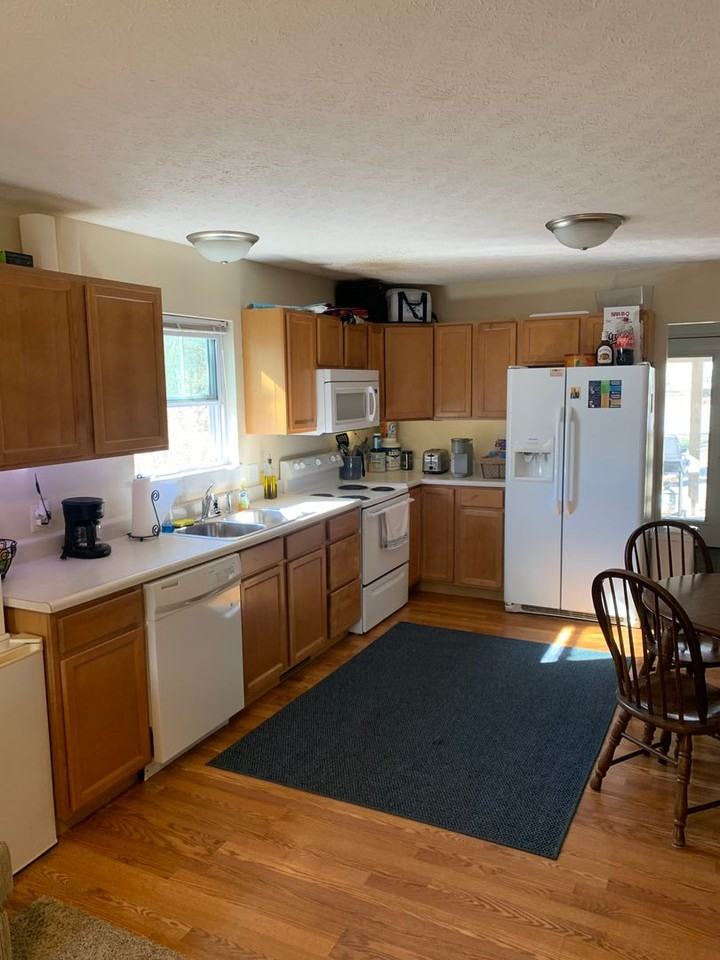 215 E 15th St - Photo 2 of 17