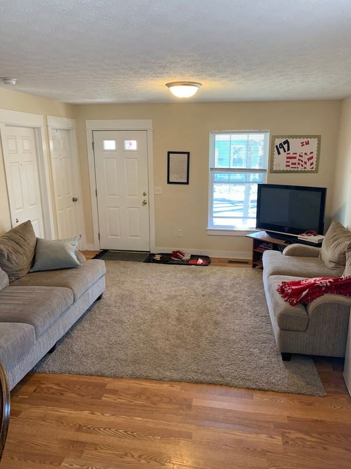 215 E 15th St - Photo 3 of 17