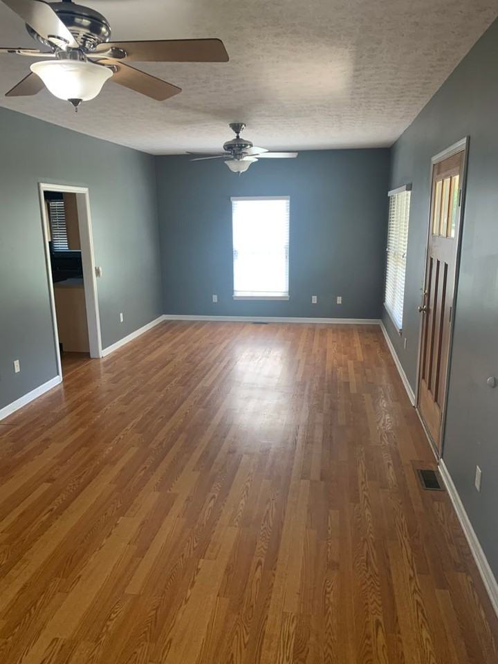 313 E 16th St - Photo 5 of 26