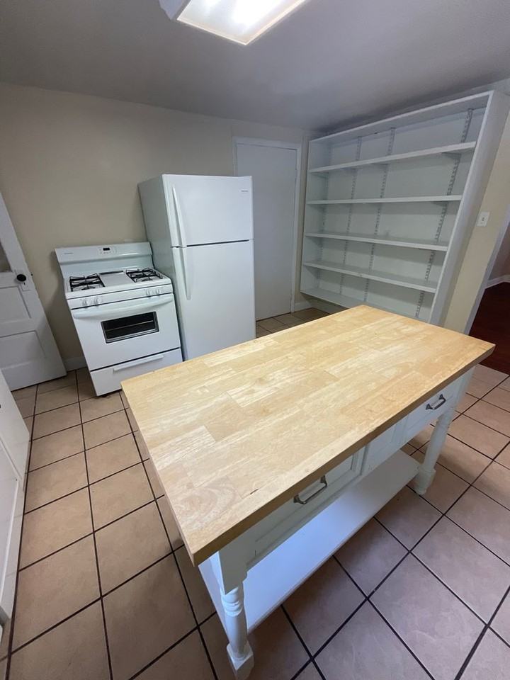 315 E 16th St - Photo 7 of 21