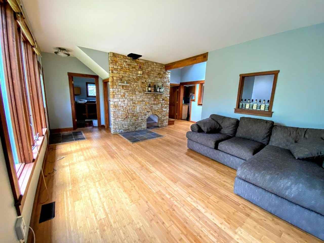 310 East 16th Street - Photo 3 of 29