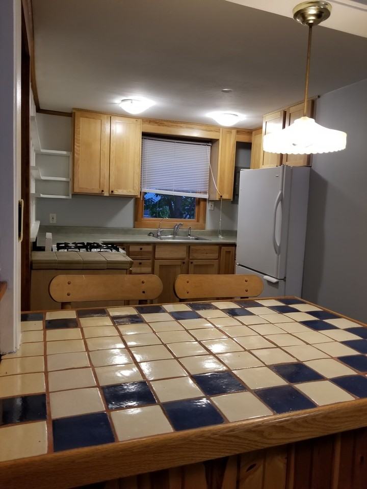 310 East 16th Street - Photo 5 of 29