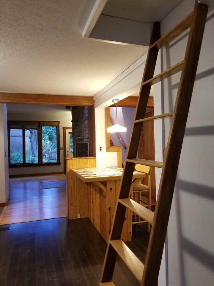 310 East 16th Street - Photo 7 of 29