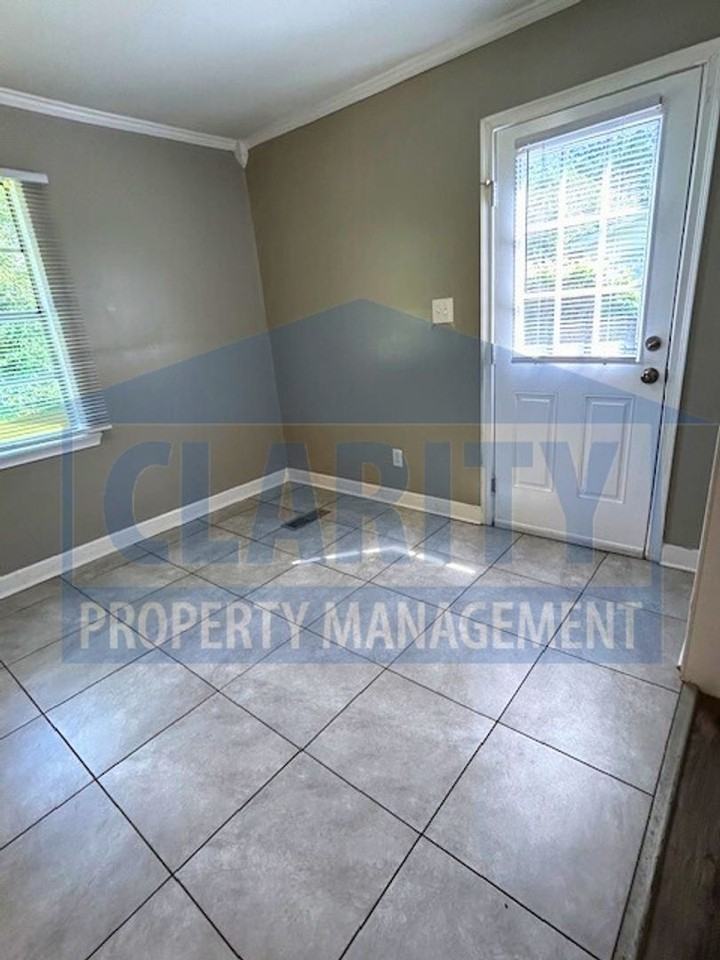 3775 36th St Se - Photo 5 of 25