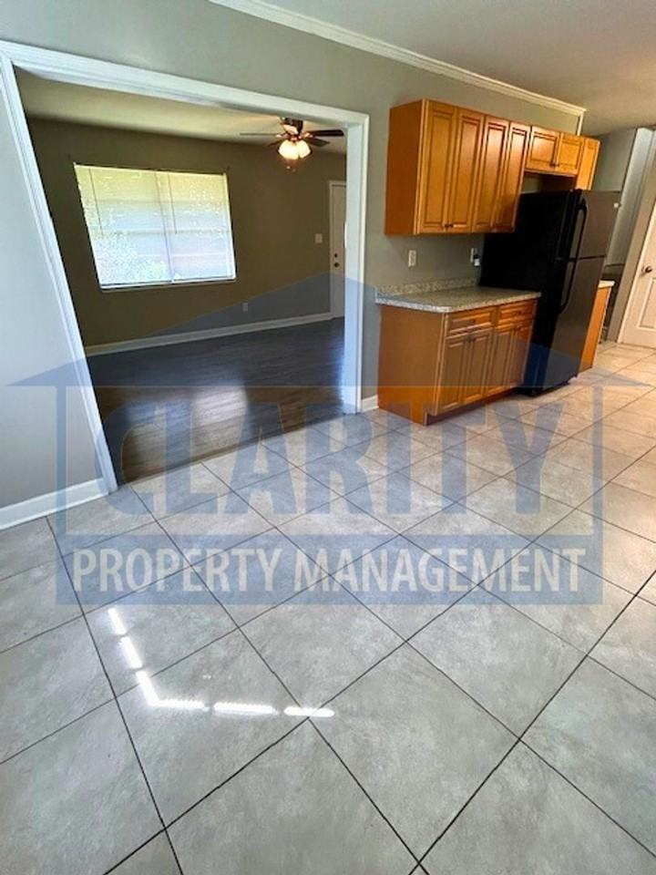 3775 36th St Se - Photo 6 of 25