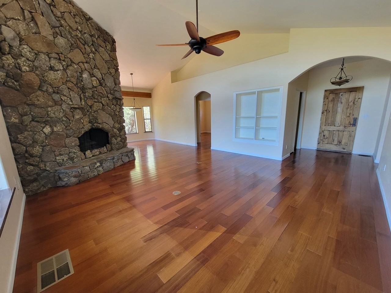 255 Canyon Dr - Photo 4 of 21