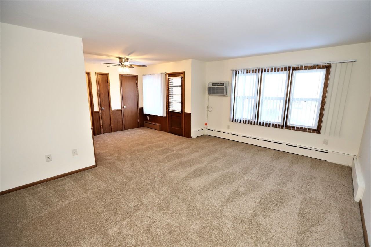 Premier Properties - 8824 - Photo 2 of 15