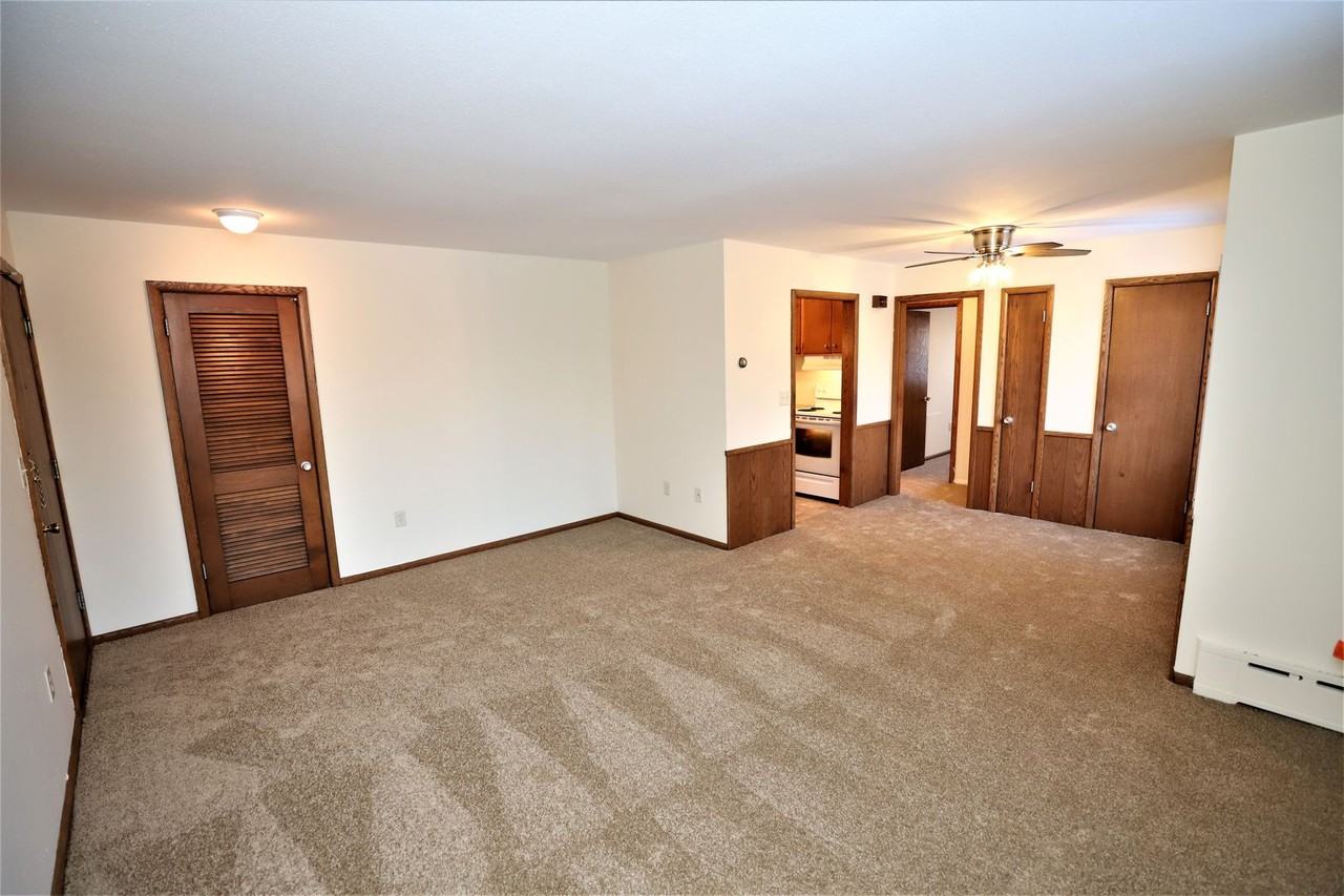 Premier Properties - 8824 - Photo 4 of 15