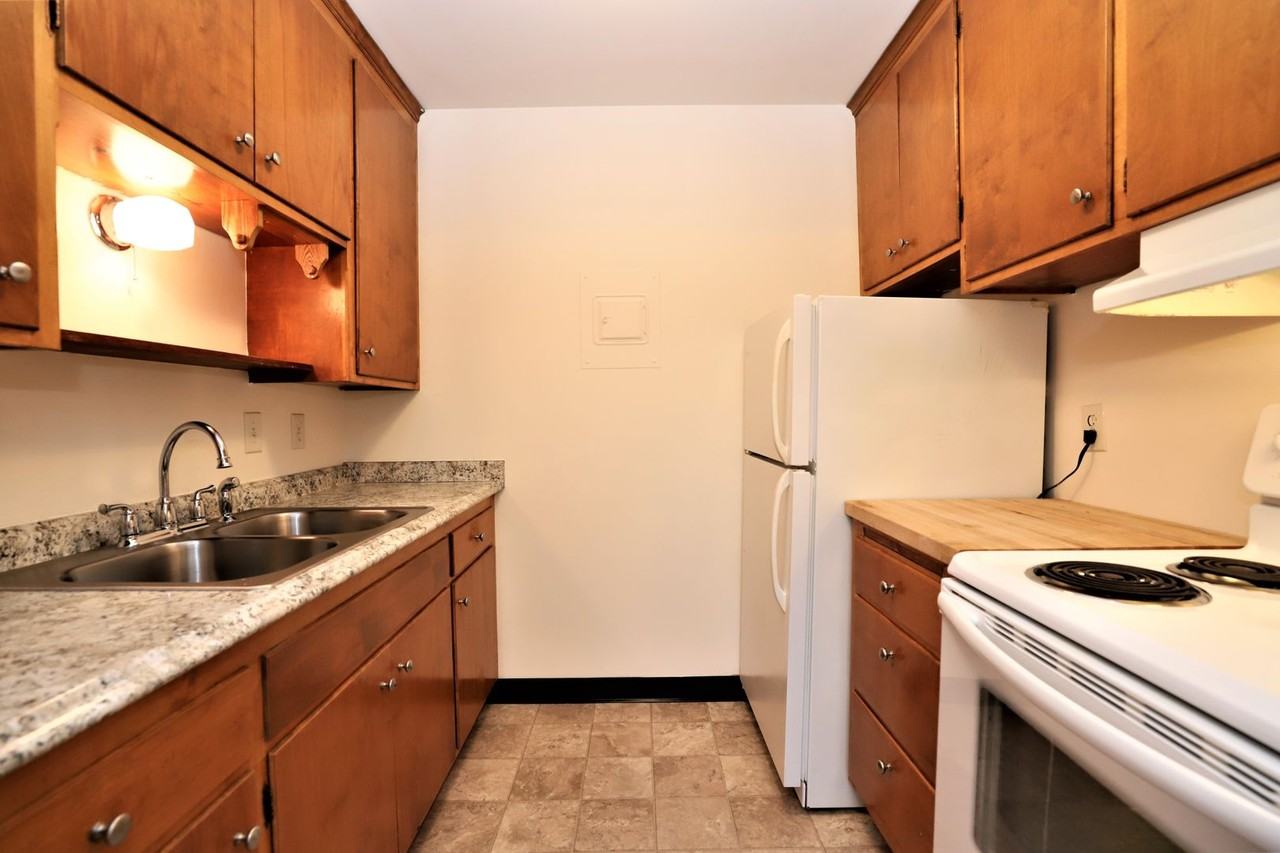 Premier Properties - 8824 - Photo 6 of 15