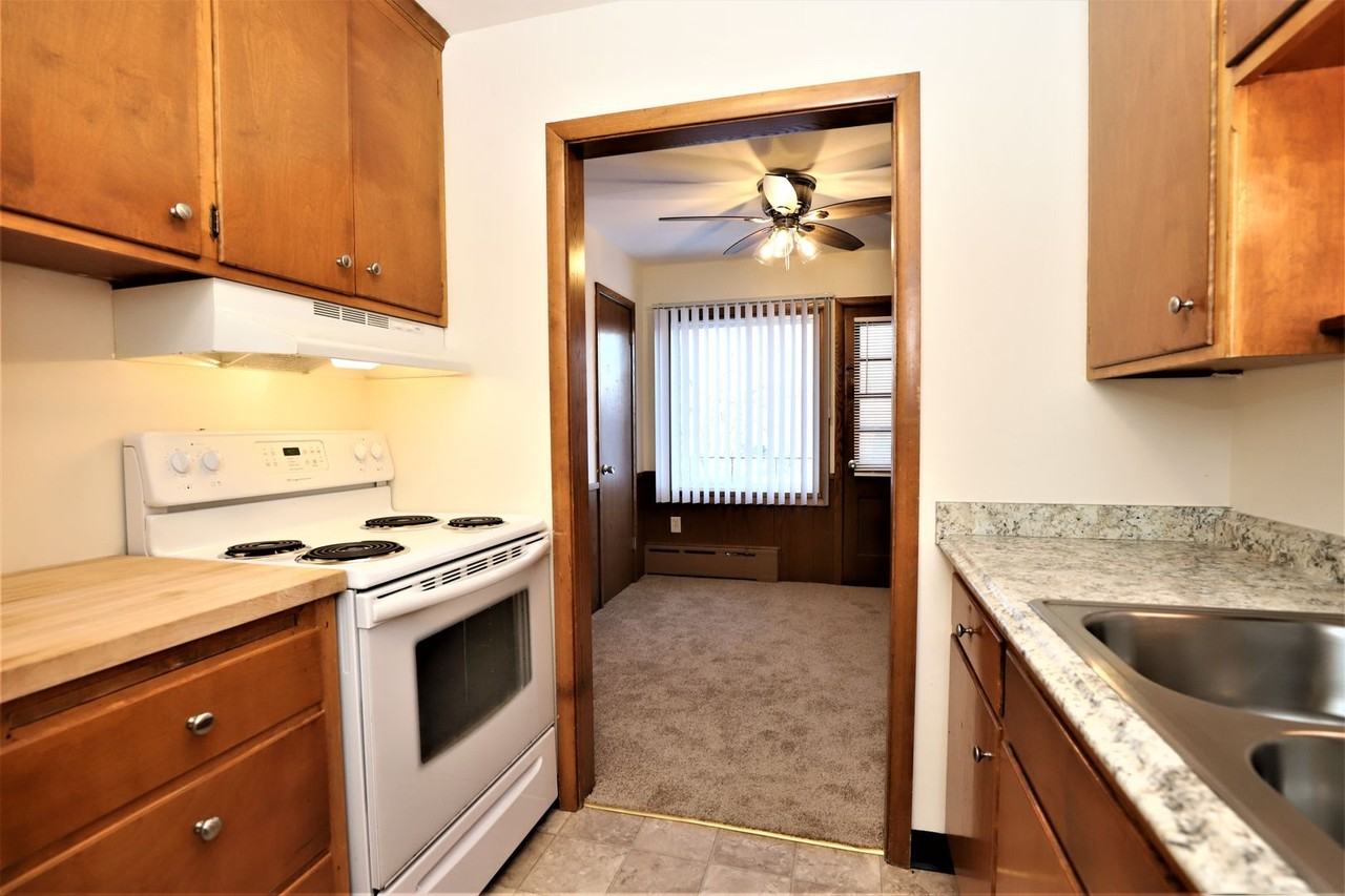 Premier Properties - 8824 - Photo 7 of 15