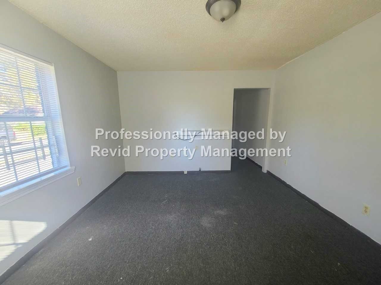 1210 N. Evergreen - Photo 4 of 10