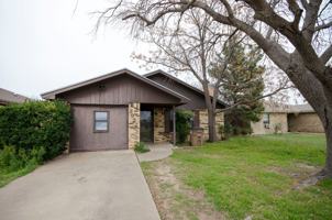 featured image of 2922 N Oakes St