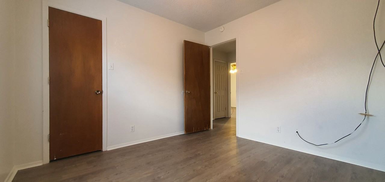 2922 N Oakes St - Photo 3 of 23