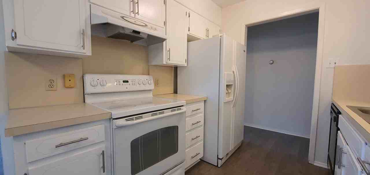 2922 N Oakes St - Photo 7 of 23