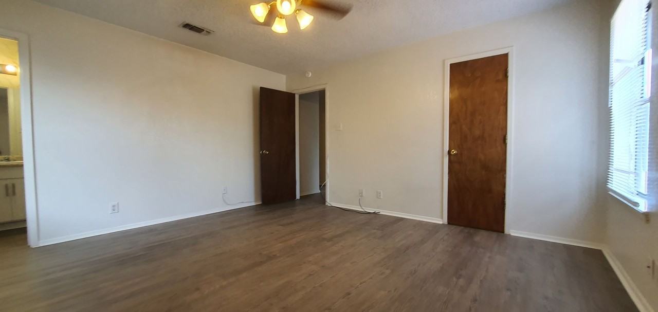 2922 N Oakes St - Photo 5 of 23