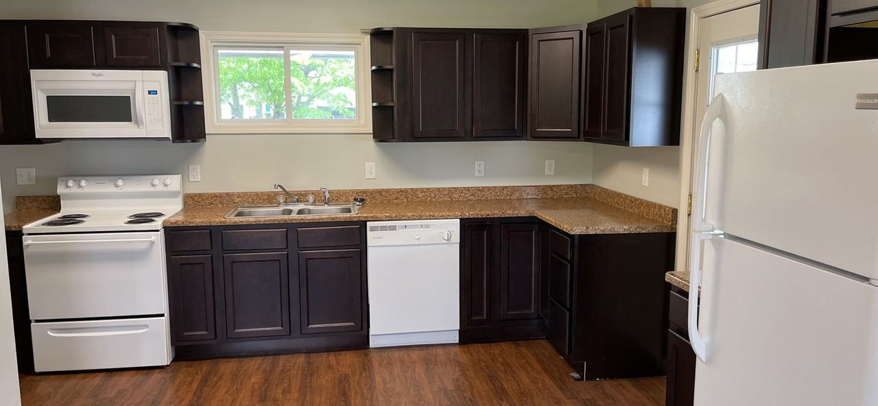 3202 Longlois Dr - Photo 3 of 11