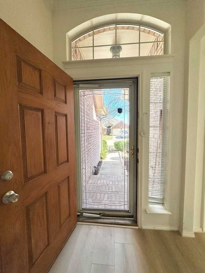8005 Paloverde Dr - Photo 5 of 24