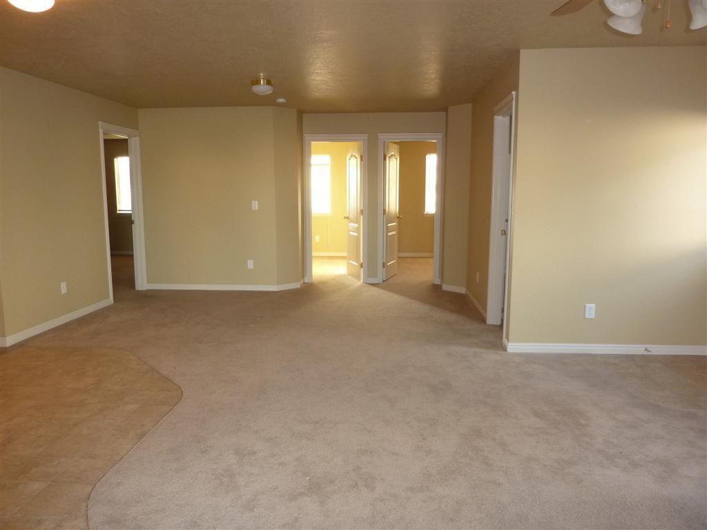 833 Chicago St - Photo 2 of 6