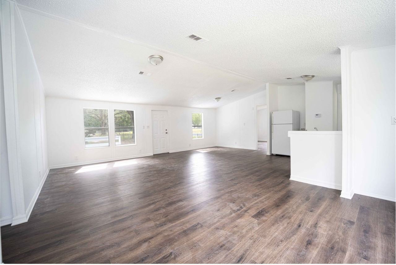 4872 Evans St - Photo 2 of 15