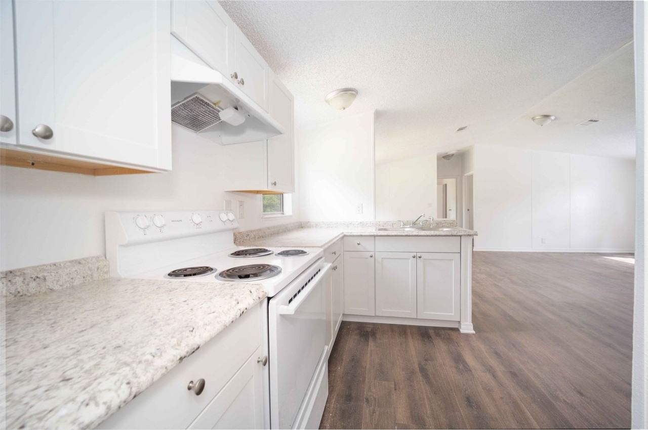 4872 Evans St - Photo 3 of 15