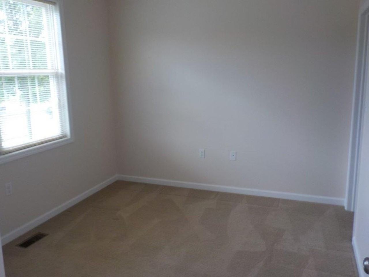 168 Rosewood Cv - Photo 3 of 22