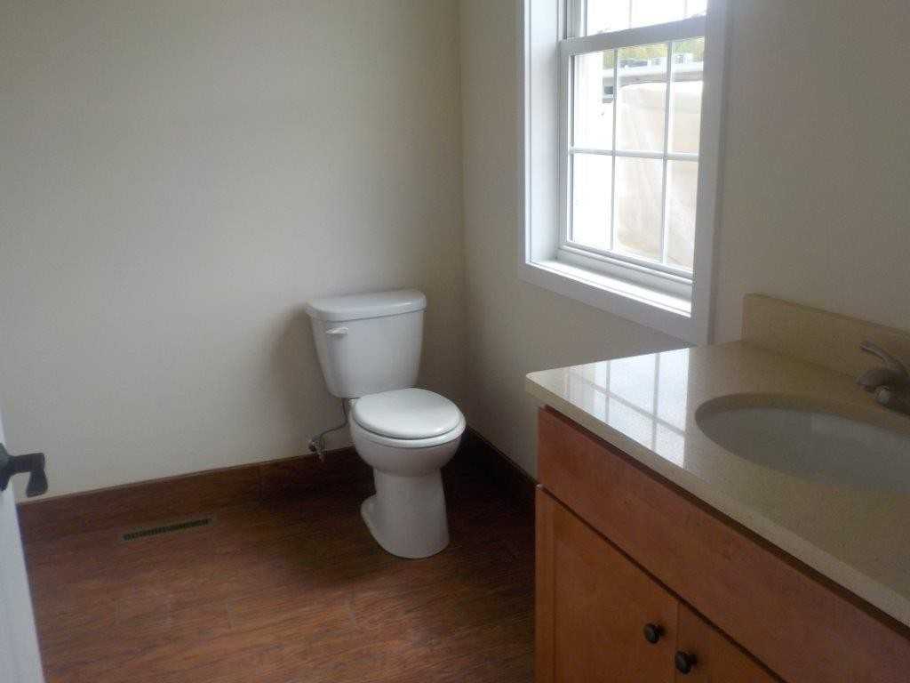 239 Easterly Pkwy - Photo 3 of 29