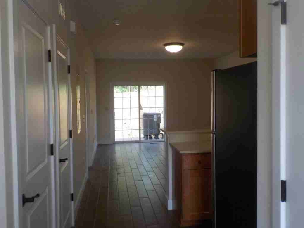 239 Easterly Pkwy - Photo 5 of 29